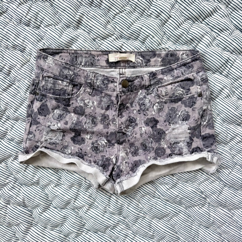 21 Denim Floral Denim Women's Shorts, Size 26